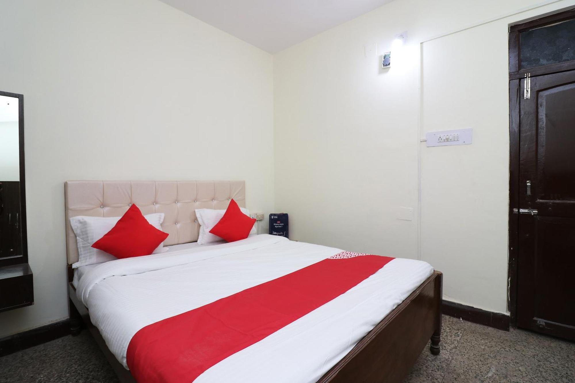 Hotel Shreya ブバネーシュワル エクステリア 写真