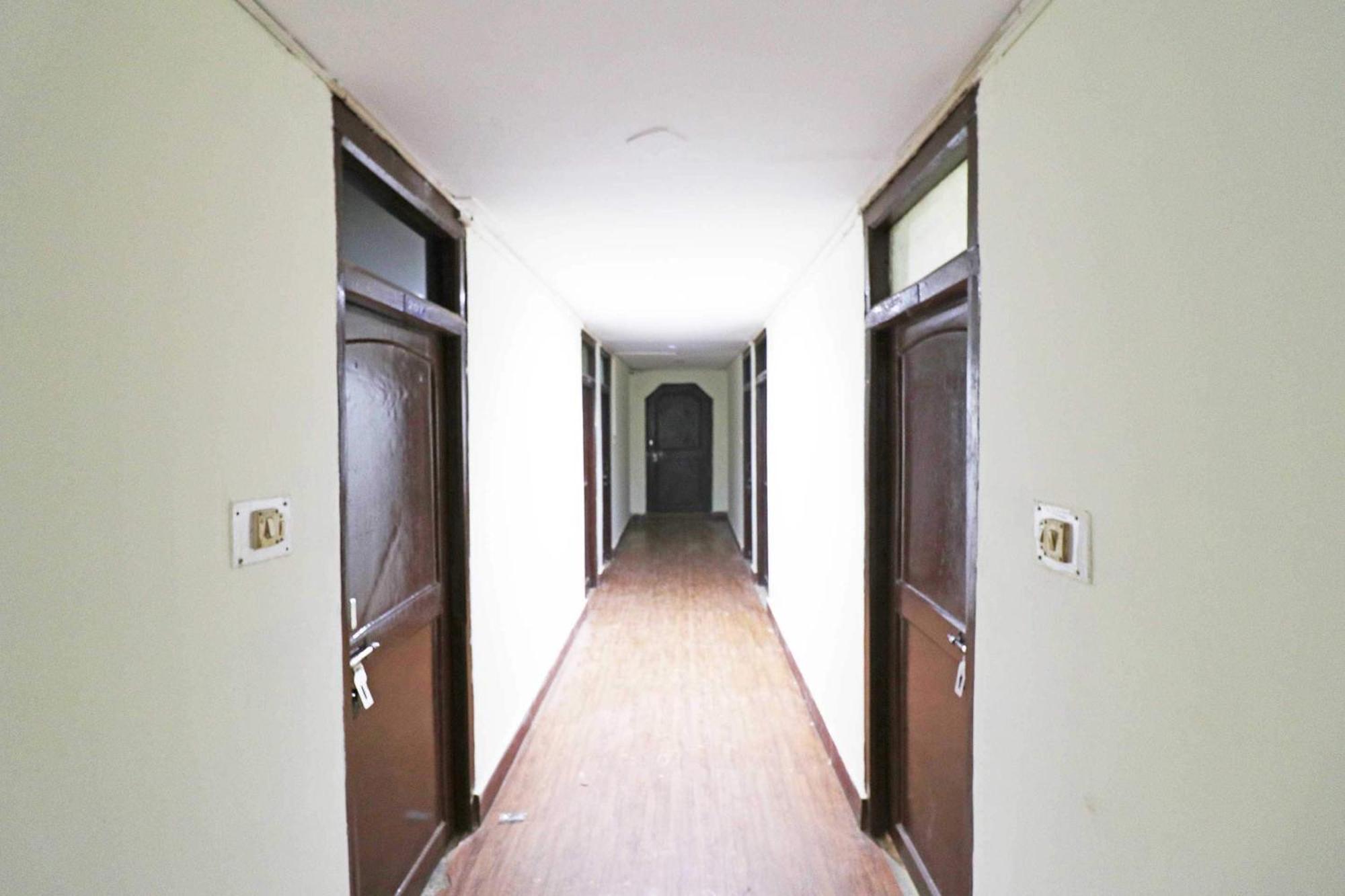 Hotel Shreya ブバネーシュワル エクステリア 写真