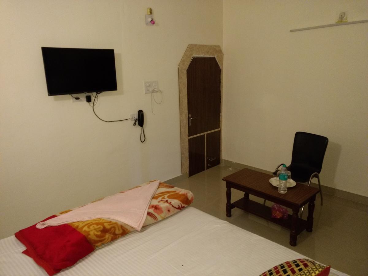 Hotel Shreya ブバネーシュワル エクステリア 写真